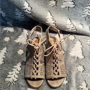 Wonder Nation Beige Kids Sandals